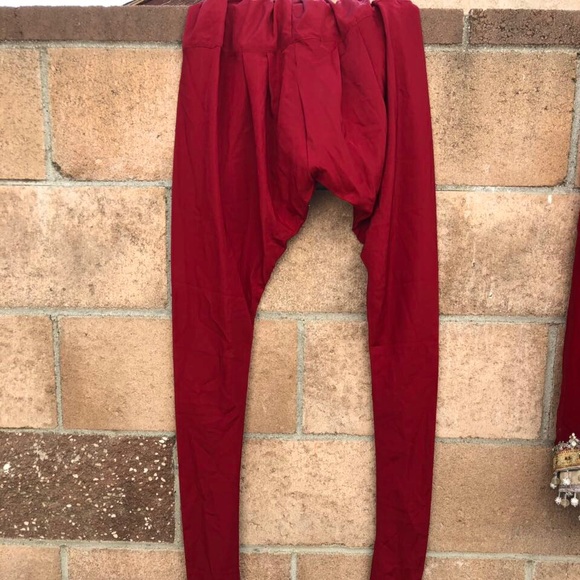 Red and gold Pakistani party wear. - Picture 8 of 8